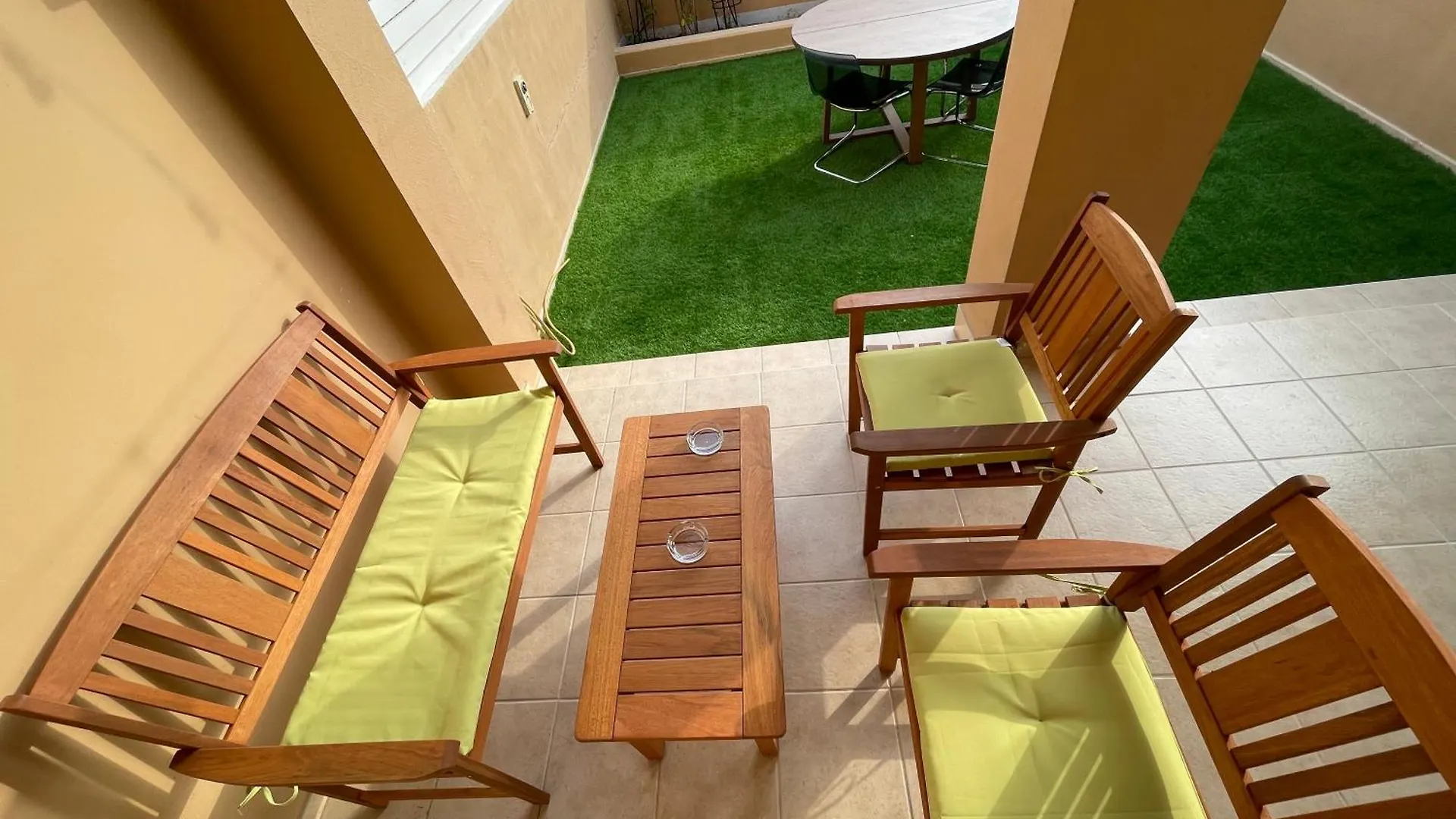 Townhouse With Live-In Maids Villa Dubai