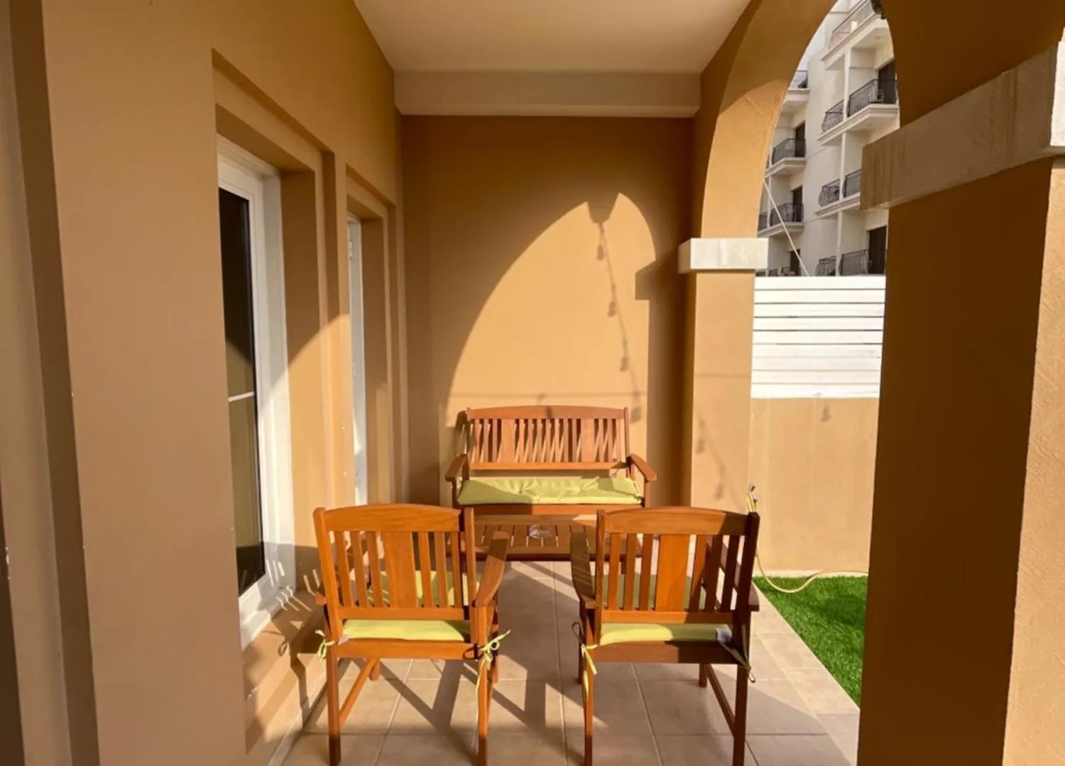 Townhouse With Live-In Maids Villa Dubai