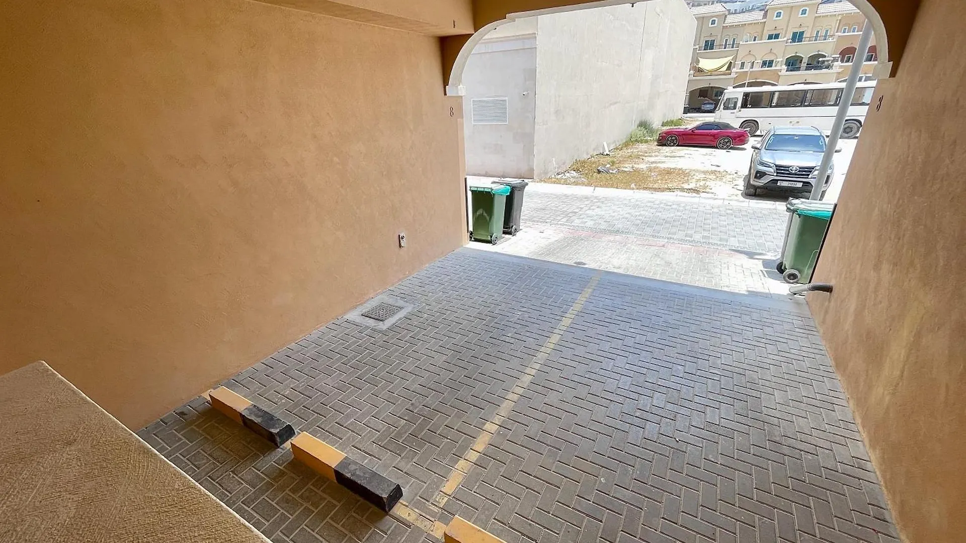 Townhouse With Live-In Maids Villa Dubai 0*,  United Arab Emirates