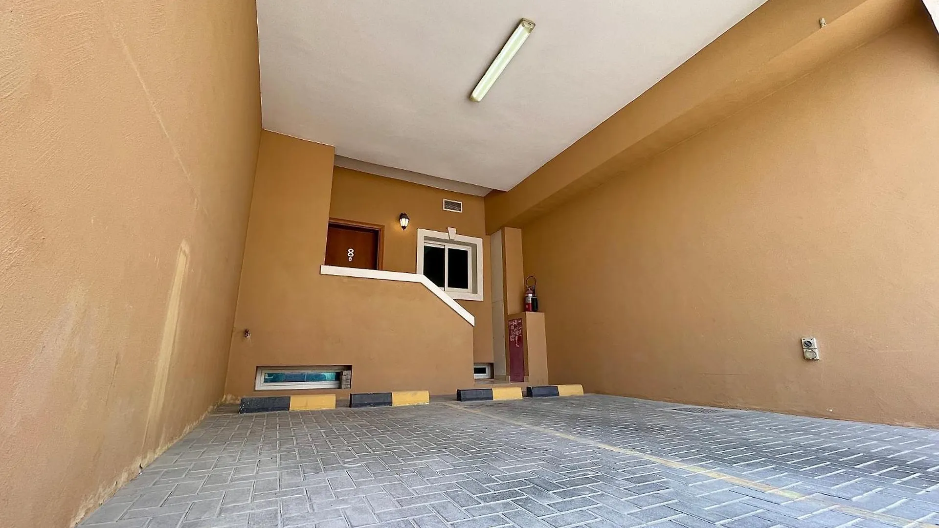 Townhouse With Live-In Maids Villa Dubai 0*,