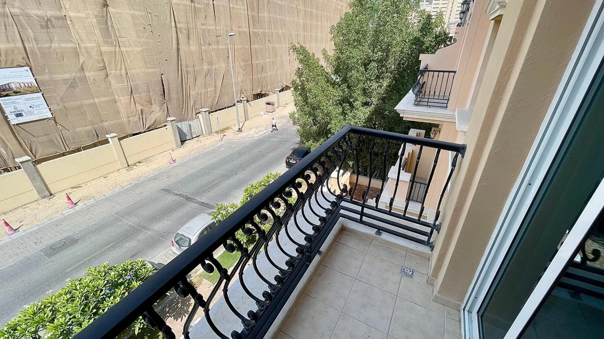 Townhouse With Live-In Maids Villa Dubai